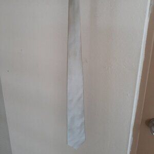 Calvin Klein Men's tie solid silver color silk